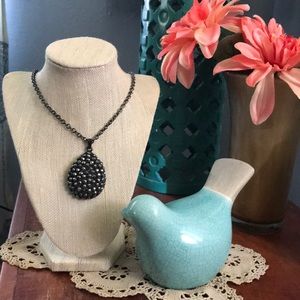 Stunning black pendant necklace!!!